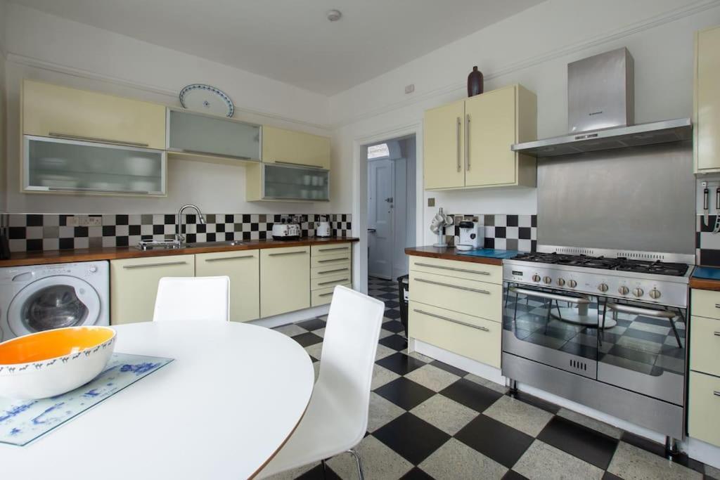 Stunning Large Victorian Maisonette With Sea View Deal Zewnętrze zdjęcie